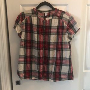 Adorable plaid top!